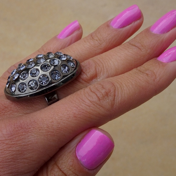 Oval Gunmetal & Light Purple Crystal Big Statement Ring Size 7 - Picture 3 of 8